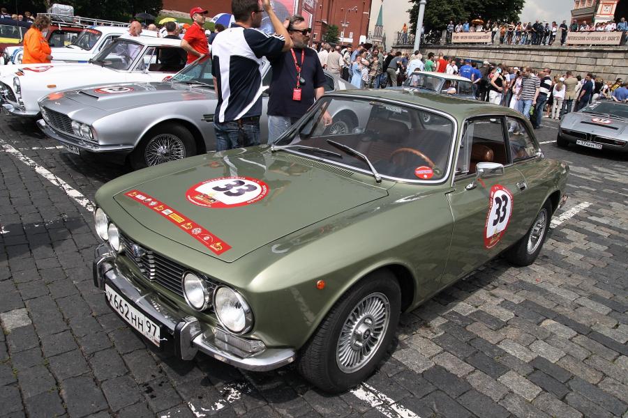  Alfa Romeo Giulia 2000 GT Veloce 1971 года  (фото 5 из 6)